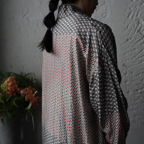 TOWAVASE sarasa silk robe (gray)