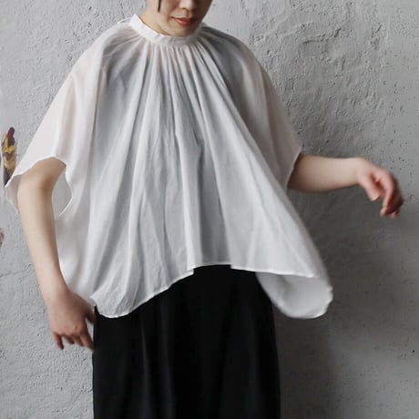 .less momonga blouse (off white)