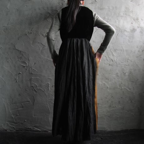 Tabrik no sleeve dress (black x camel)