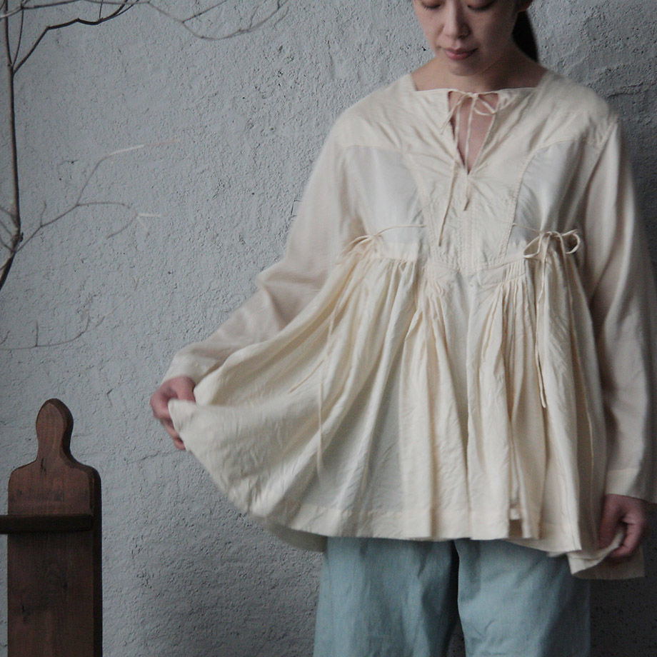 TOWAVASE Artisan blouse (ivory) | nii-B | WEBSHOP