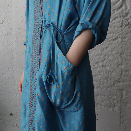 TOWAVASE silk robe Bonbon (blue)