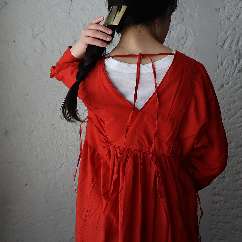 saruche v-button cotton dress (red) | nii-B | W saruche v-button cotton dress (red) | nii-B | W