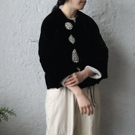 TOWAVASE La zabu short jacket (black)