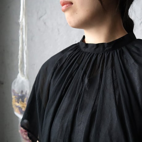 .less momonga blouse (black)