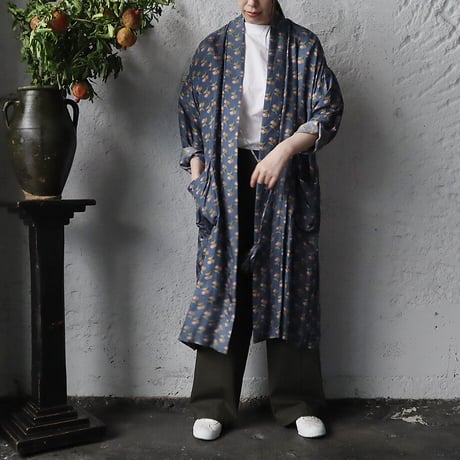 TOWAVASE sarasa silk robe Louis (navy)