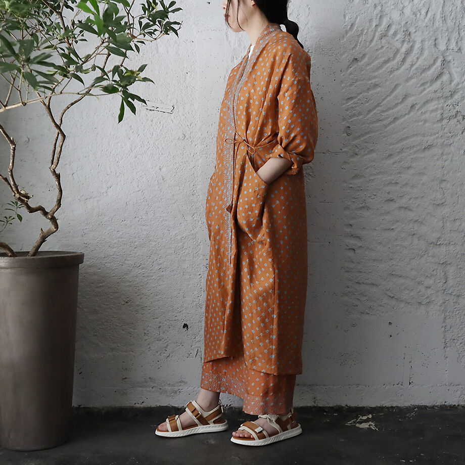 TOWAVASE silk robe Bonbon (camel) | nii-B | WEB...