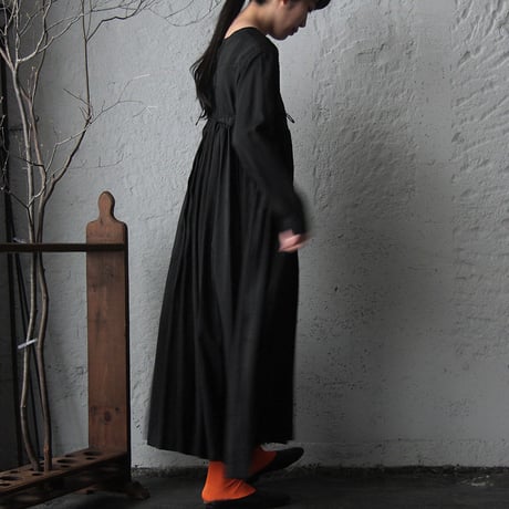 TOWAVASE Artisan dress (black)