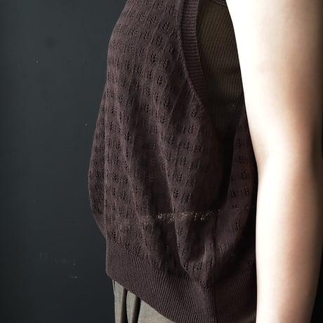 NOUVELLES DU PARADIS openwork knit vest (dark brown)