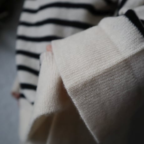 TOWAVASE Basque pullover (ivory x black)