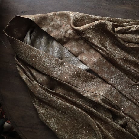 TOWAVASE sarasa silk robe (camel)