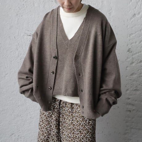 RYU KAGA damaged knit vest (charcoal)