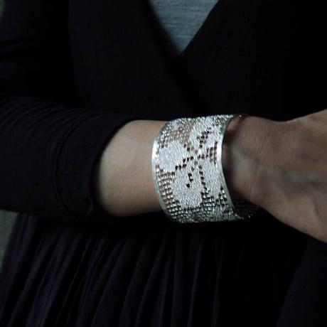 MAISON RUBUS. recollection lace bangle(silver)