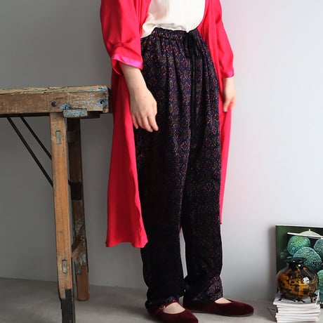 .less velvet tapered pants (purple)