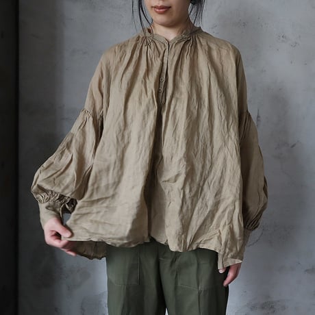 Tabrik back pleats blouse ( khaki）