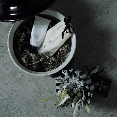 Shi-shi shichijyuniko X nii-B gift set
