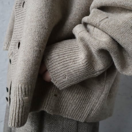 RYU KAGA damaged knit caradigan (beige)