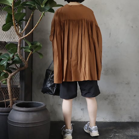 .less back gather blouse (brown)