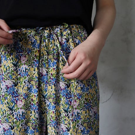 Le pivot flower print  rough pants (blue mix)