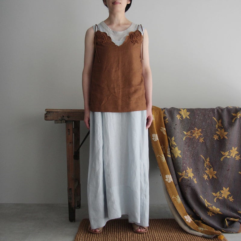 TOWAVASE Bon Voyage camisole (camel) | nii-B |