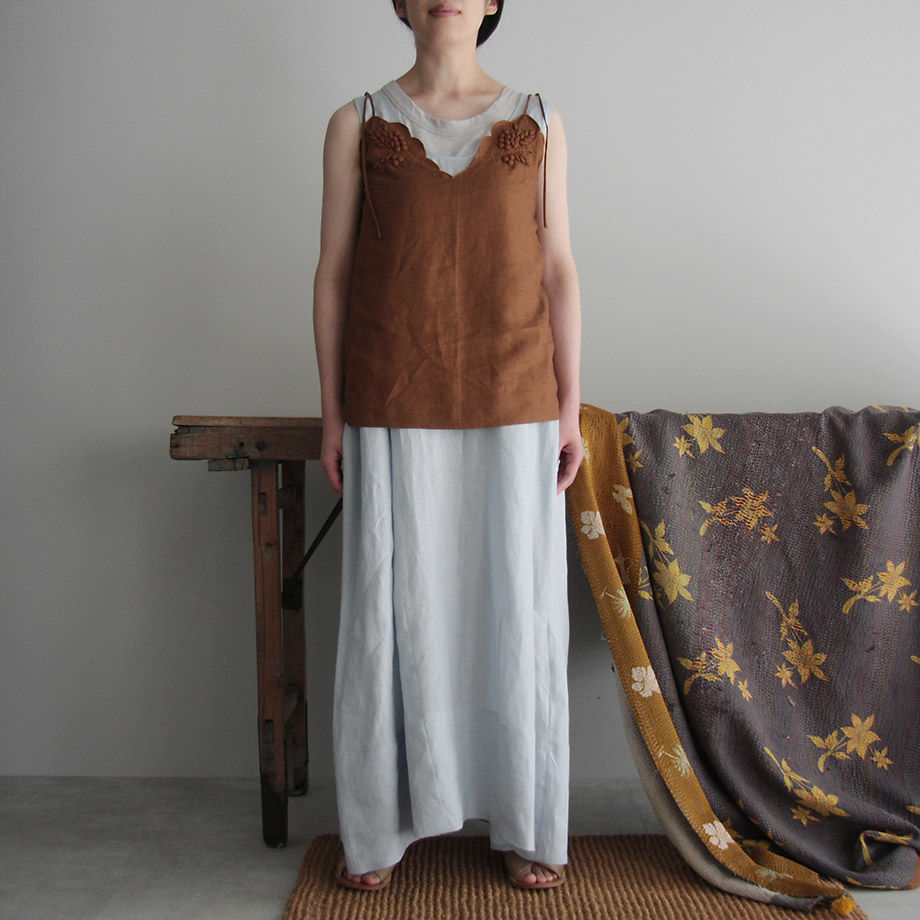 TOWAVASE Bon Voyage camisole (camel) | nii-B |