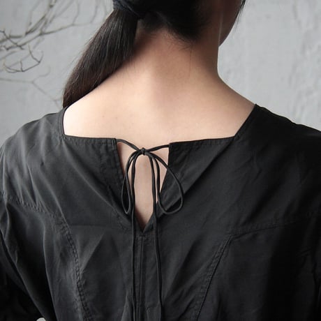 TOWAVASE Artisan blouse (black)