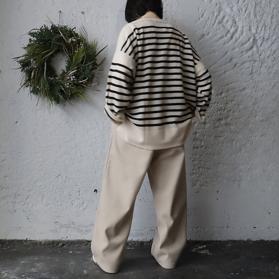 TOWAVASE Basque pullover (ivory x black) | nii-