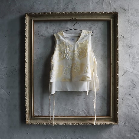NOTA lace-up gillet (cut jacquard)