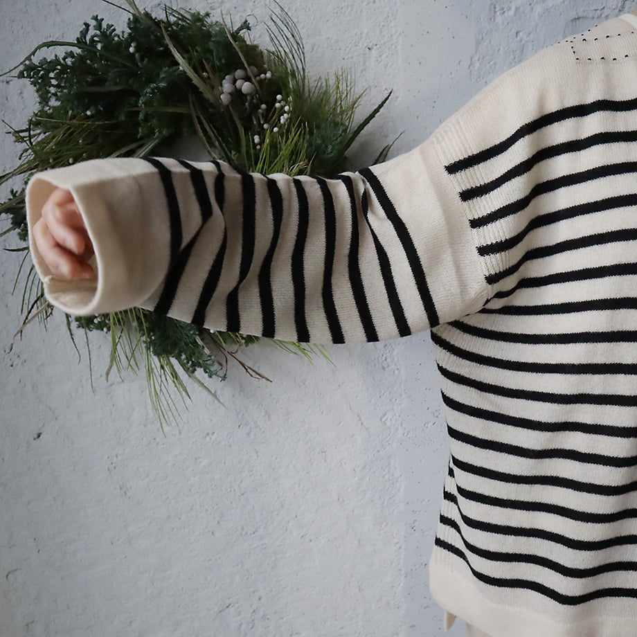 Basque pullover ivory × blue / TOWAVASE (maison