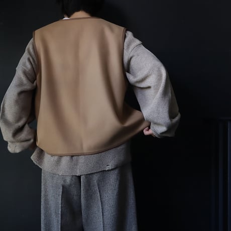 2B wool short gilet (beige)