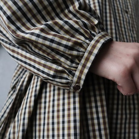R&D.M.Co- ROBINSON'S check gather sleeve dress (brown)