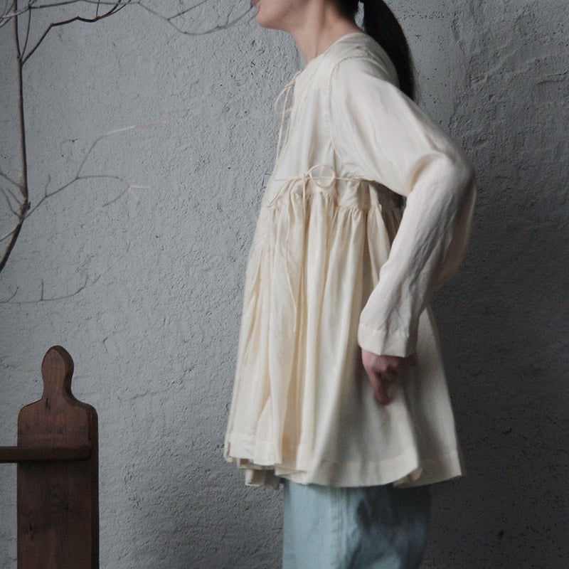 TOWAVASE Artisan blouse (ivory) | nii-B | WEBSHOP