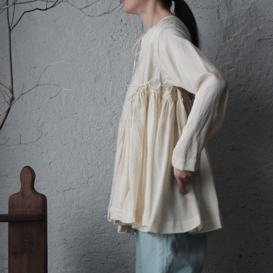 TOWAVASE Artisan blouse (ivory) | nii-B | WEBSHOP TOWAVASE Artisan blouse (ivory) | nii-B | WEBSHOP