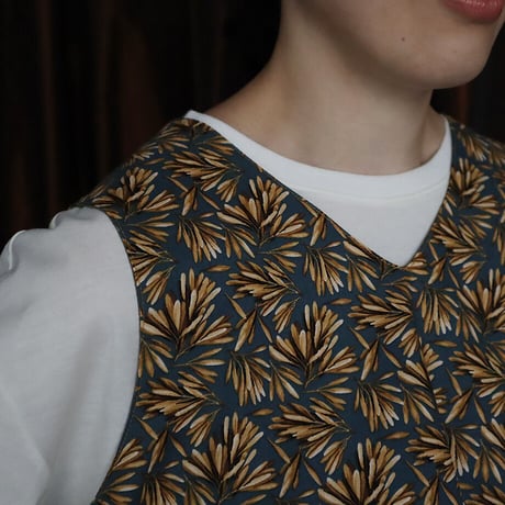 NOTA lace-up gillet (seed print)