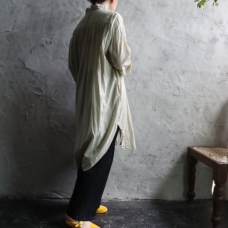 R&D.M.Co- GARMENT DYE frill collar long shirt (eucalyptus)
