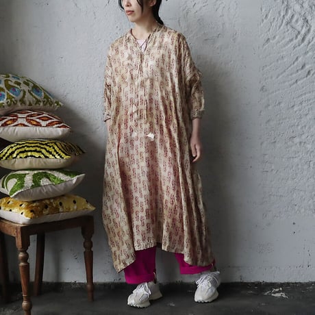 TOWAVASE Sarasa dress Charlie (camel)