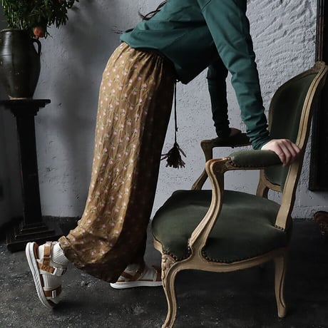 TOWAVASE sarasa silk pants Louis (camel)