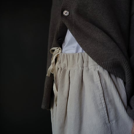 NOUVELLES DU PARADIS corduroy pants (ecru)