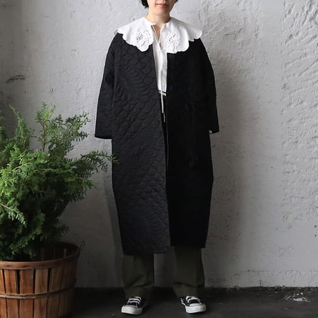 TOWAVASE silk quilt robe (black)