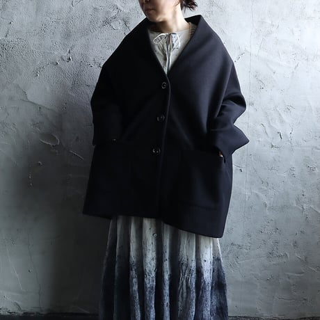 .less  cocoon coat (black)