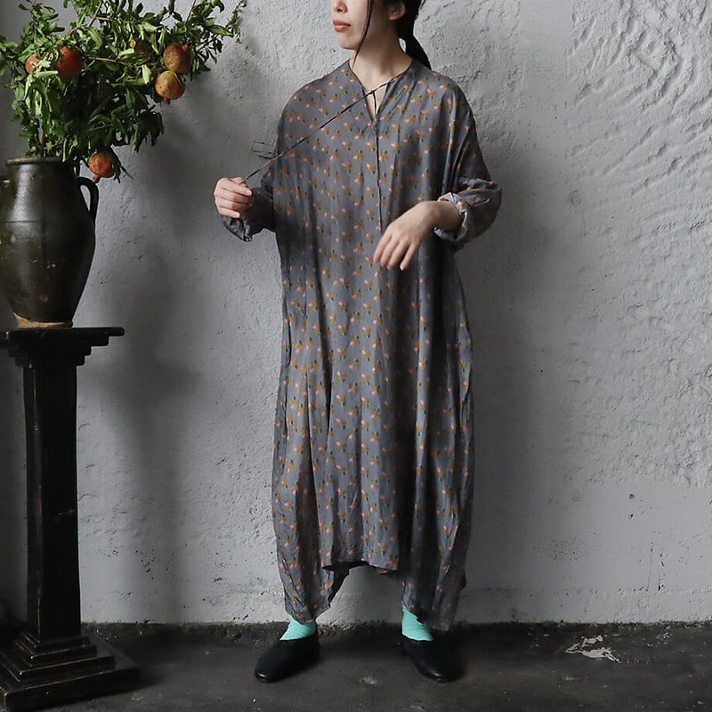 TOWAVASE Sarasa dress Louis (gray) | nii-B | WE TOWAVASE Sarasa dress Louis (gray) | nii-B | WE