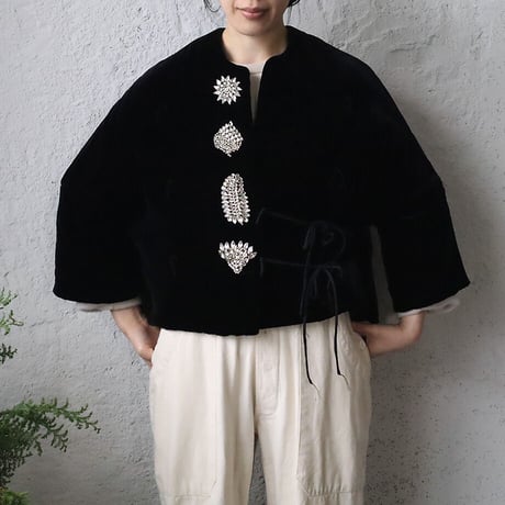 TOWAVASE La zabu short jacket (black)
