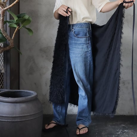 .less wrap skirt (black)