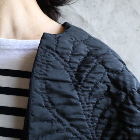 TOWAVASE silk quilt jacket (black)