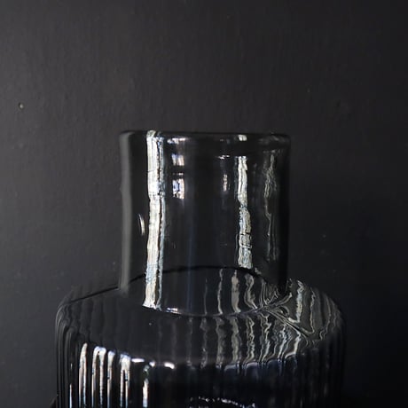convex flower vase