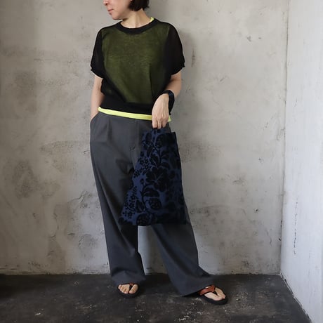 R&D.M.Co- wild berry velvet tote bag (black/navy)
