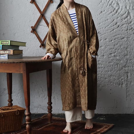 TOWAVASE sarasa silk robe (camel)