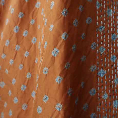 TOWAVASE silk robe Bonbon (camel)