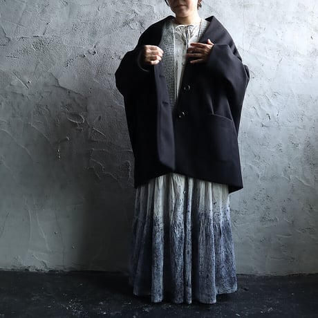 .less  cocoon coat (black)