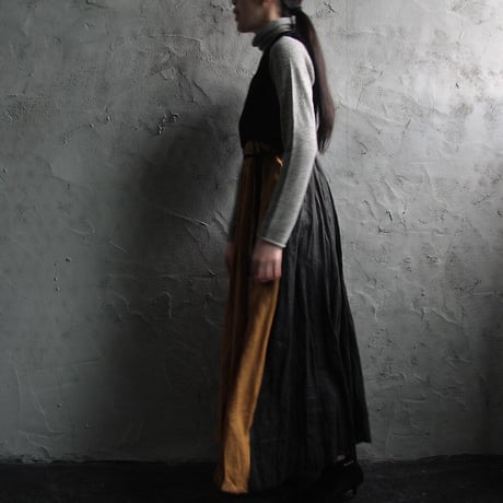 Tabrik no sleeve dress (black x camel)