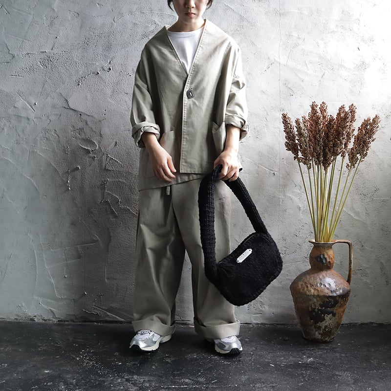 R&D.M.Co- lilian yarn handknit bobybag (black/g